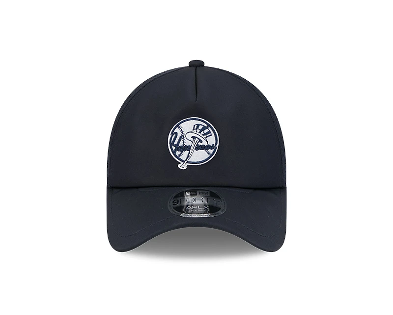 New York Yankees Navy Alternate 2026 Batting Practice New Era 9FORTY Apex Trucker Adjustable Hat