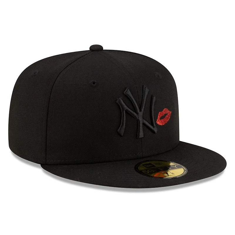 New York Yankees Black on Red Lips Gray UV Era 59FIFTY Fitted Hat