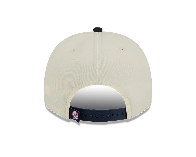 New York Yankees Chrome and Navy MLB Classic 9FIFTY A-Frame Snapback Hat