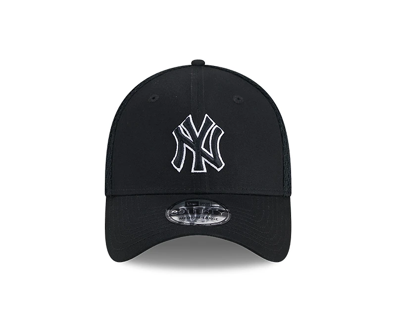 New York Yankees Black Evergreen Neo Era 39THIRTY Flex Hat