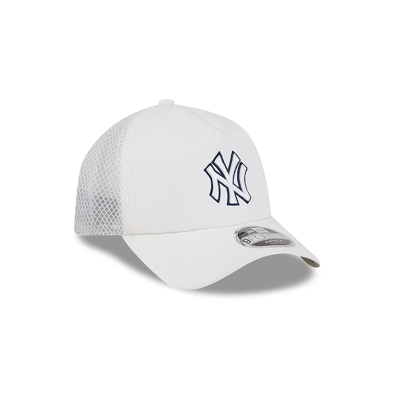 New York Yankees White New Era 9FORTY Apex Trucker Adjustable Hat