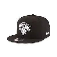 New York Knicks White on Black New Era 9FIFTY Snapback Hat