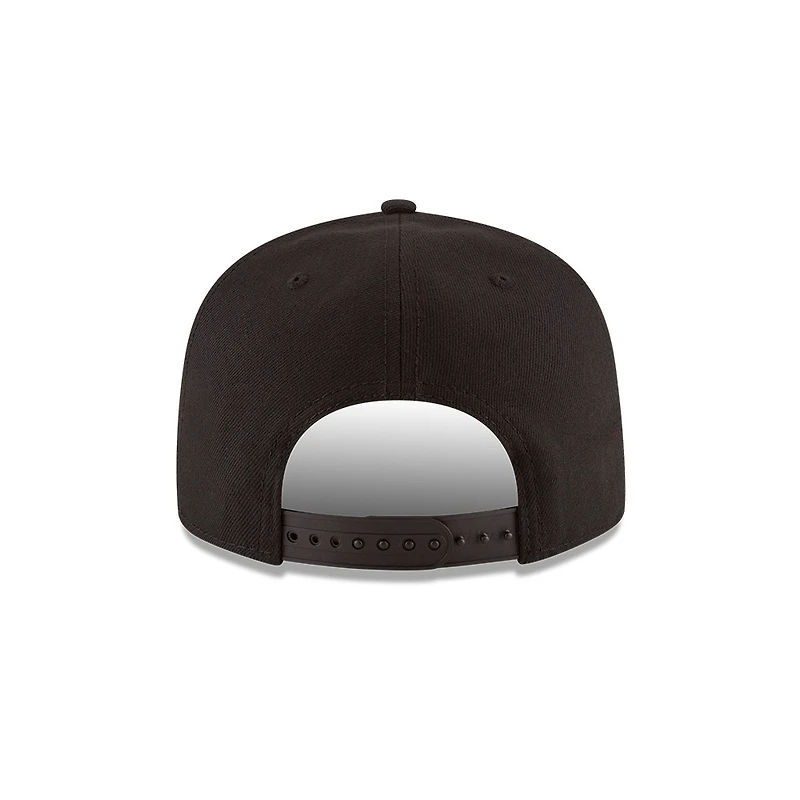 New York Knicks White on Black New Era 9FIFTY Snapback Hat