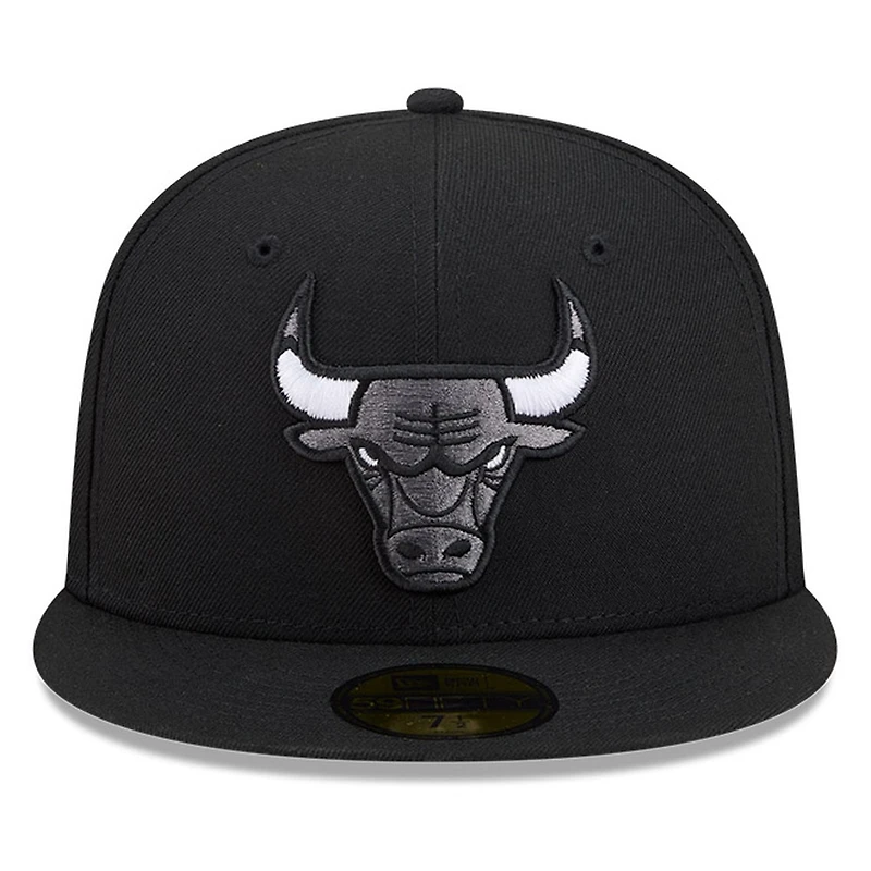 Chicago Bulls Black White Outline Basic New Era 59FIFTY Fitted Hat