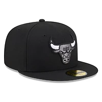 Chicago Bulls Black White Outline Basic New Era 59FIFTY Fitted Hat
