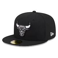 Chicago Bulls Black White Outline Basic New Era 59FIFTY Fitted Hat