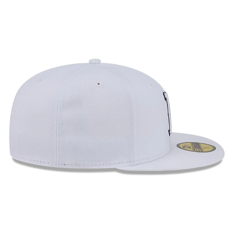 Boston Red Sox White and Black Basic New Era 59FIFTY Fitted Hat