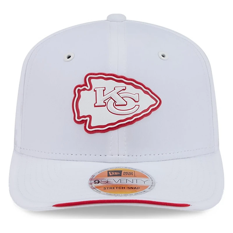 Kansas City Chiefs White 2026 NFL Sideline New Era 9SEVENTY Adjustable Snapback Hat