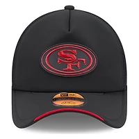 San Francisco 49ers Black 2026 NFL Sideline New Era 9FORTY Apex Adjustable Trucker Hat