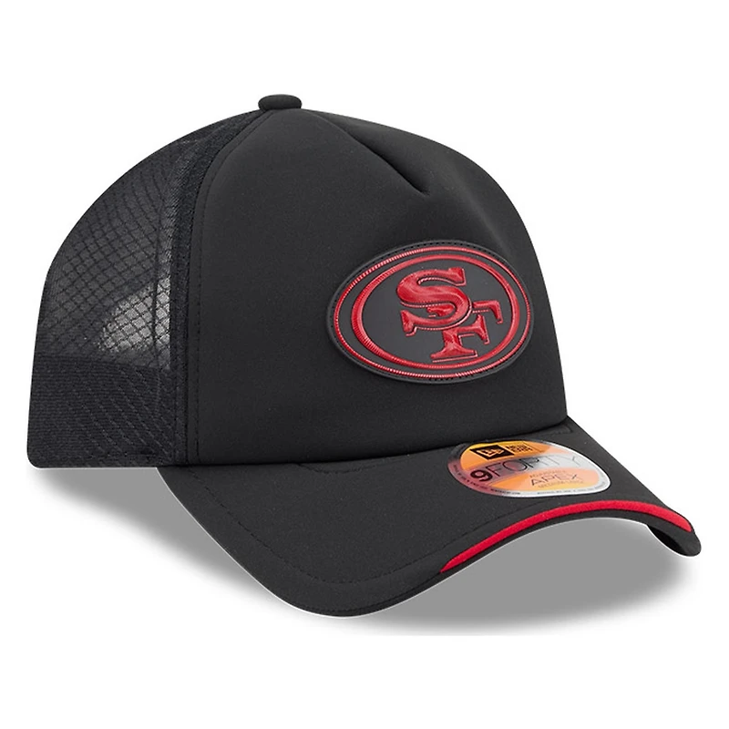 San Francisco 49ers Black 2026 NFL Sideline New Era 9FORTY Apex Adjustable Trucker Hat