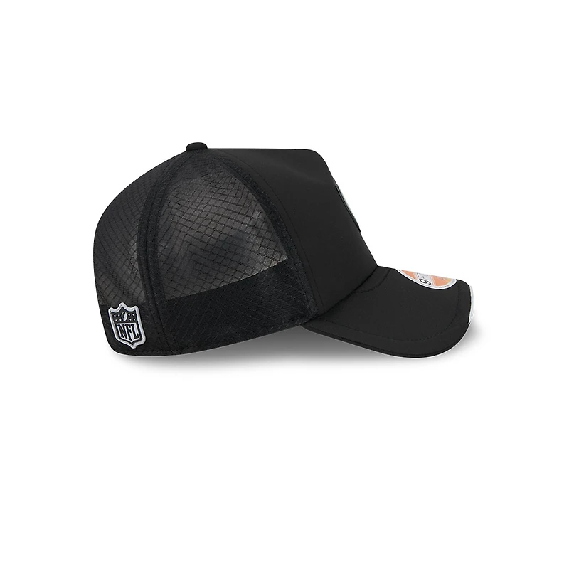 Las Vegas Raiders Black 2026 NFL Sideline New Era 9FORTY Apex Adjustable Trucker Hat