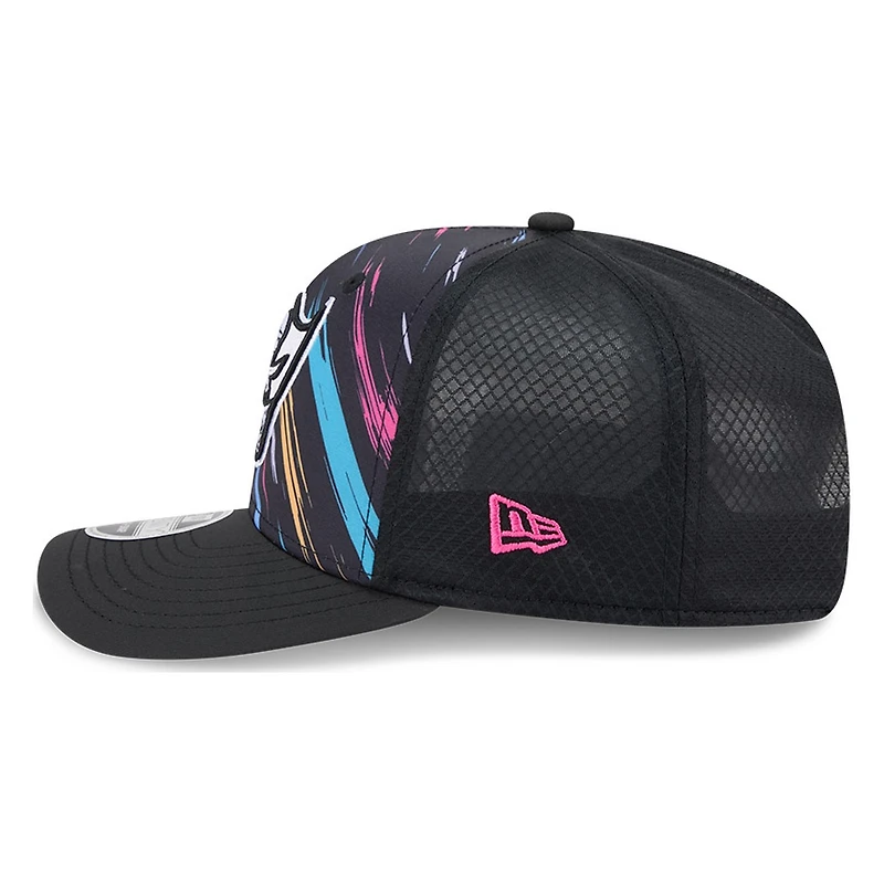 Tampa Bay Buccaneers Black 2026 Crucial Catch New Era 9SEVENTY Trucker Hat