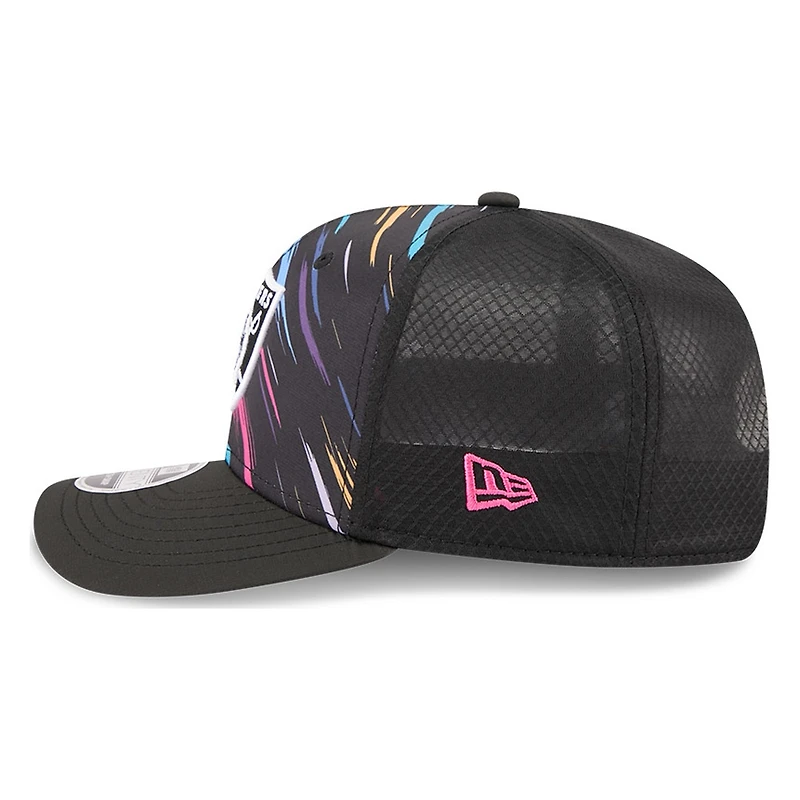 Las Vegas Raiders Black 2026 Crucial Catch New Era 9SEVENTY Trucker Hat