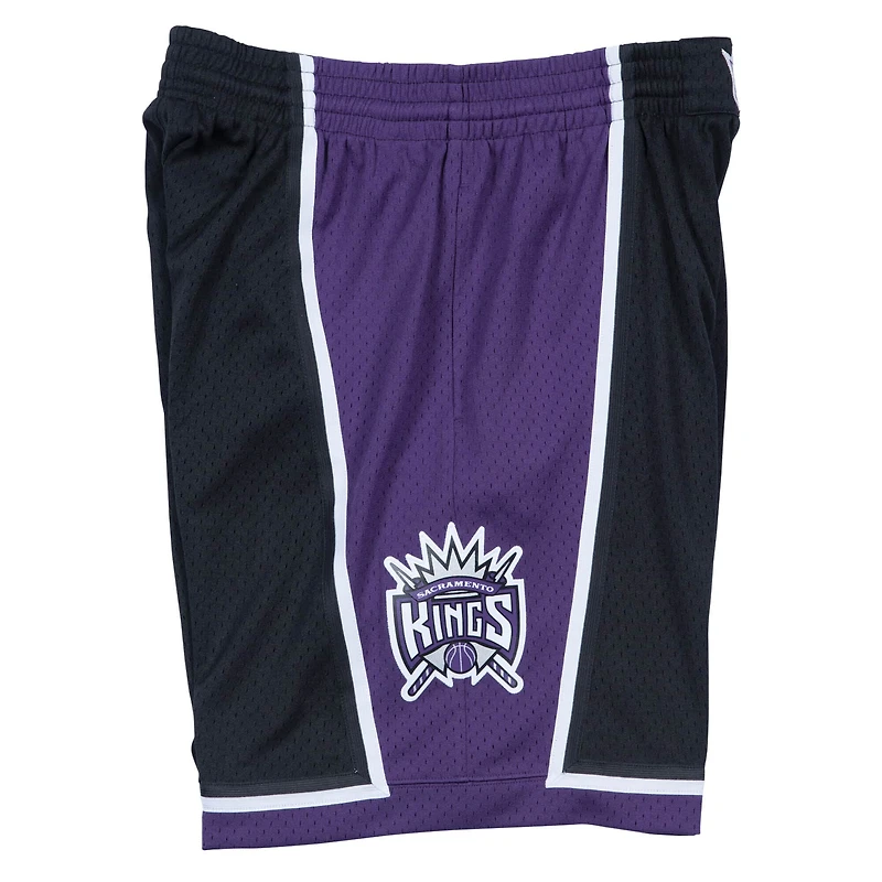 Sacramento Kings Mitchell & Ness Hardwood Classics Team Black 2000-01 Swingman Shorts