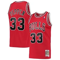 Youth Chicago Bulls Scottie Pippen Mitchell & Ness 1997-98 Hardwood Classics Swingman Red Jersey