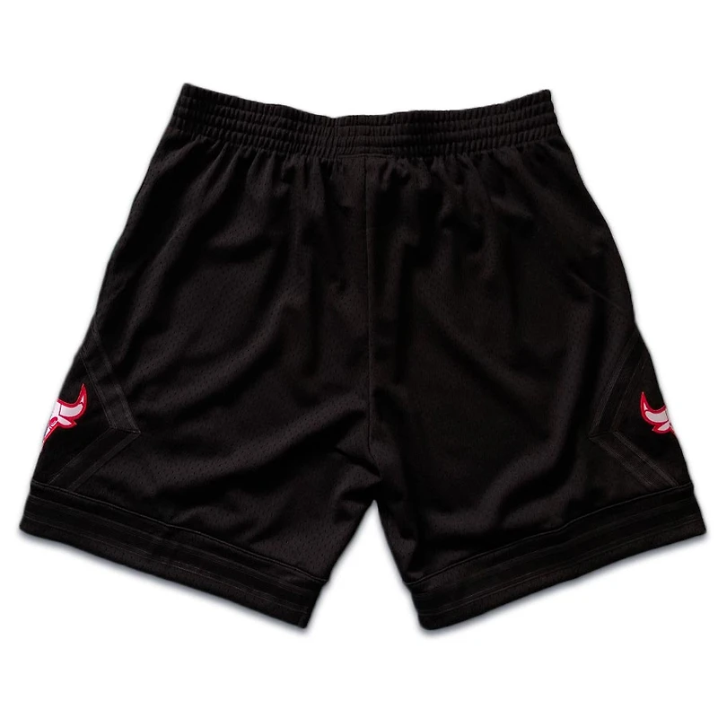 Chicago Bulls Mitchell & Ness Hardwood Classics 1997-98 Custom Black Swingman Shorts