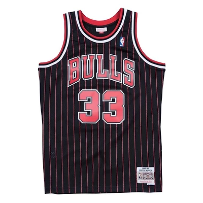 Chicago Bulls Scottie Pippen Mitchell & Ness Alternate 1995-96 Hardwood Classics Pinstripe Swingman Jersey