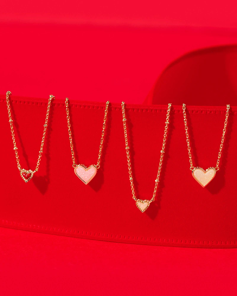 Mini Ari Heart Gold Satellite Short Pendant Necklace in Rose Quartz