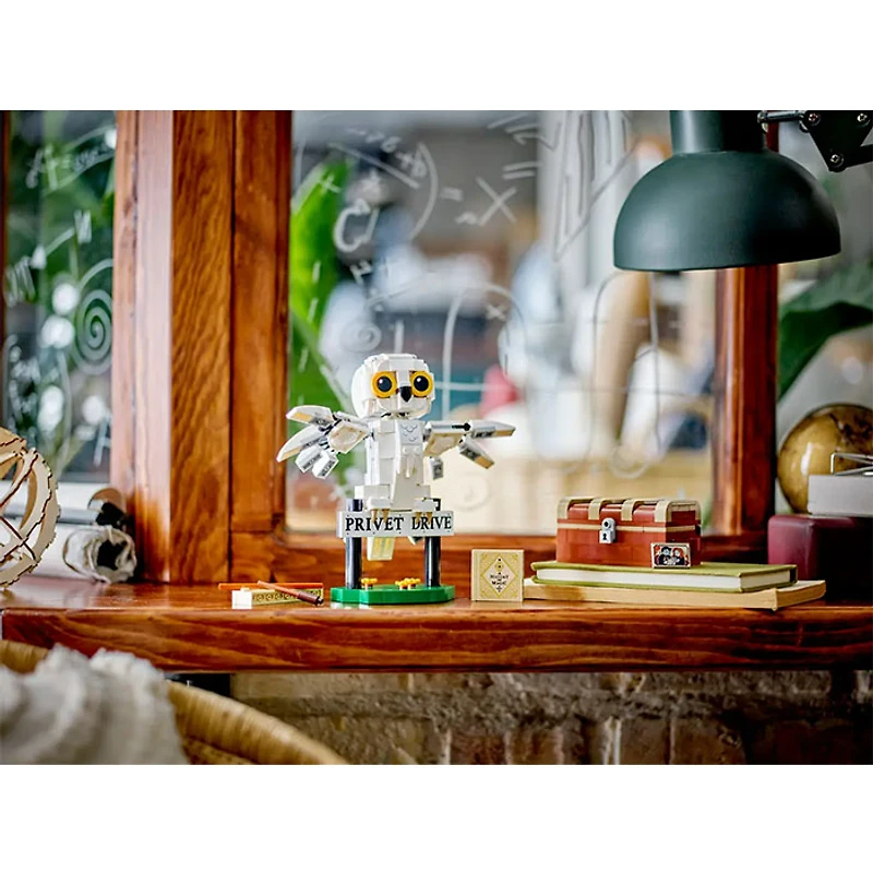 LEGO Harry Potter Hedwig at 4 Privet Drive 337 Pieces