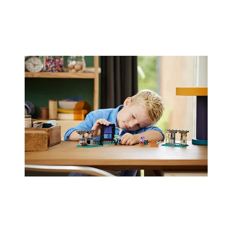 Lego Minecraft The Armory 203 Pcs