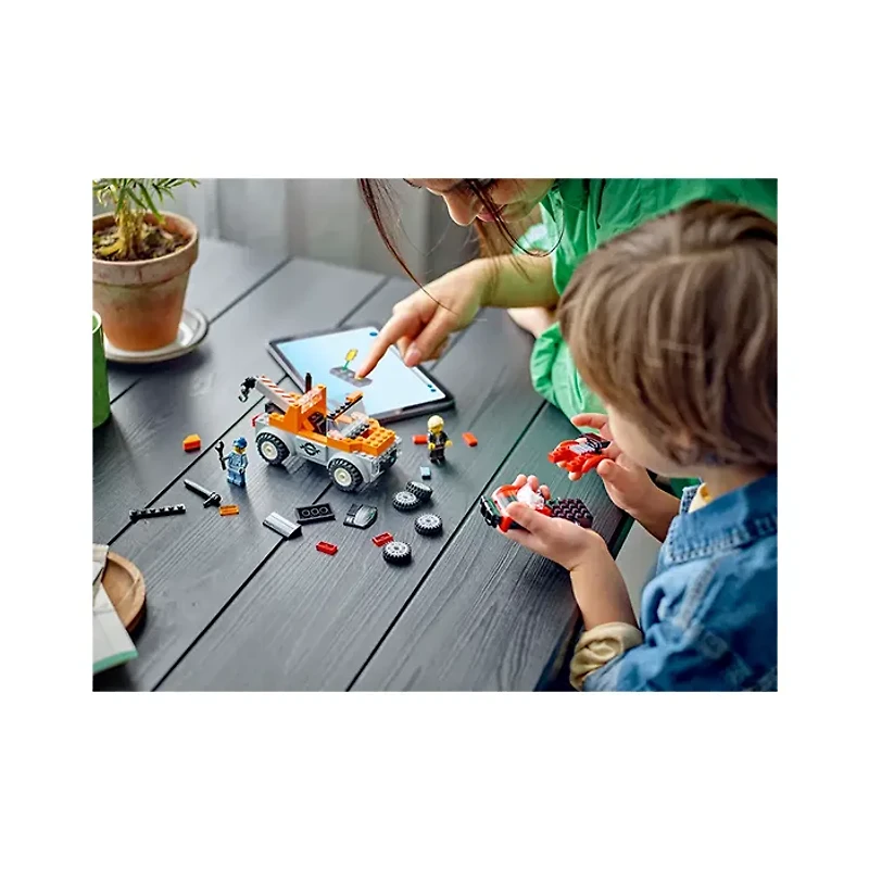 LEGO City Tow Truck and Sports Car Repair – 101 Pieces