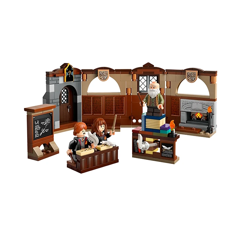 LEGO Harry Potter Hogwarts Castle Charms Class 204 Pieces