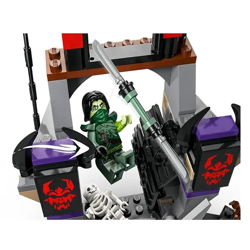 LEGO Ninjago Dragonian Strom Village 305 Pieces