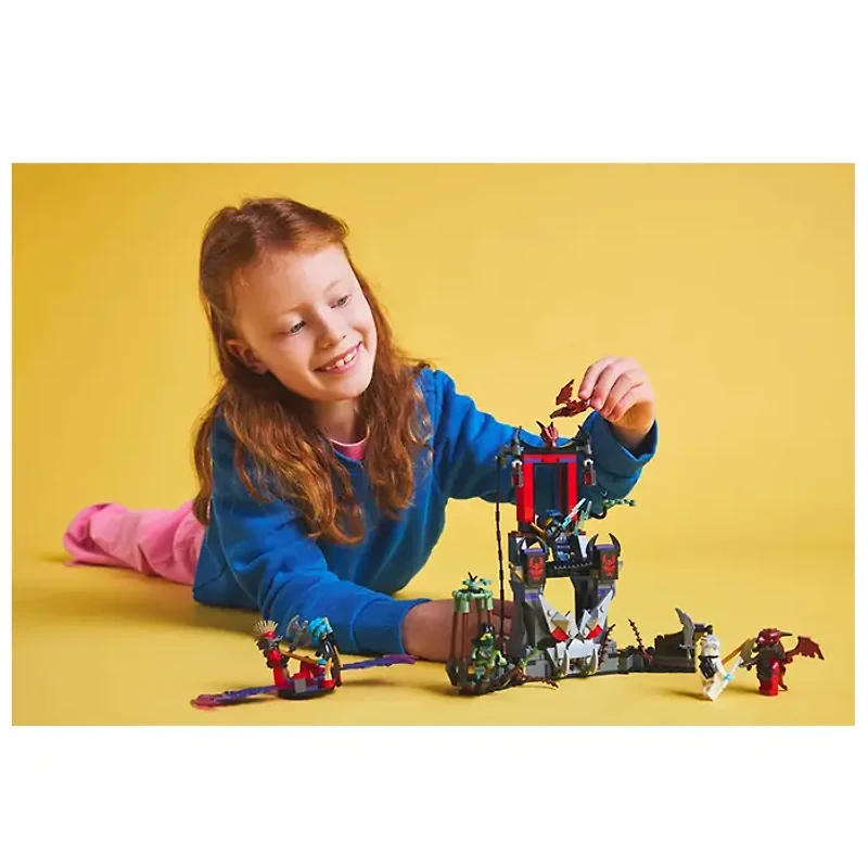 LEGO Ninjago Dragonian Strom Village 305 Pieces