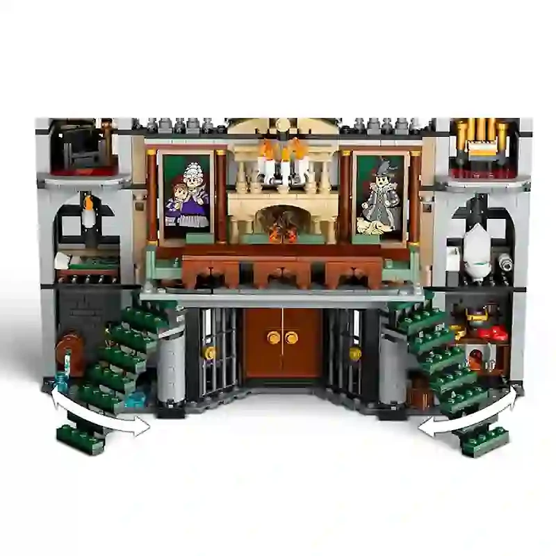 LEGO Harry Potter Malfoy Manor 1601 Pieces