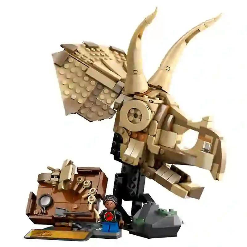 LEGO Jurassic World Dinosaur Fossils Triceratops Skull 468 Pieces