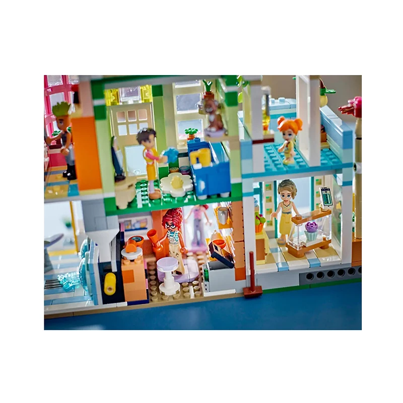 LEGO Friends Heartlake City Apartments And Stores 2040 Pieces