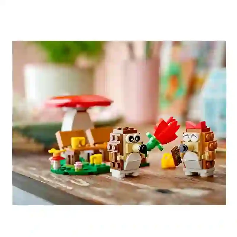 LEGO Hedgehog Picnic Date 166 Pieces