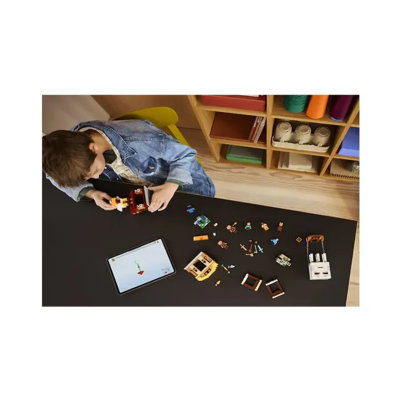 LEGO Minecraft The Ghast Balloon Village Attack 555 Pieces