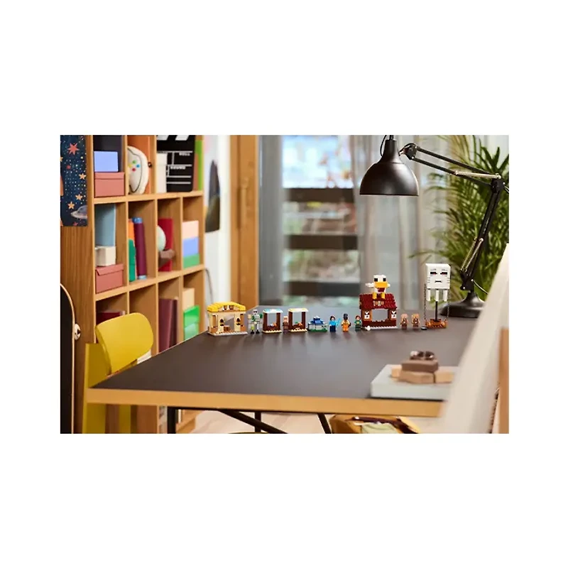 LEGO Minecraft The Ghast Balloon Village Attack 555 Pieces