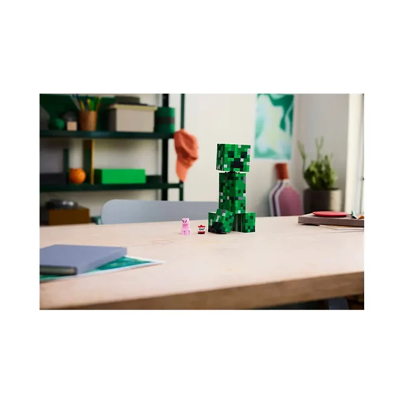 LEGO Minecraft The Creeper 665 Pieces