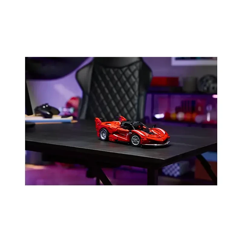 LEGO Technic Ferrari FXX K 897 Pieces