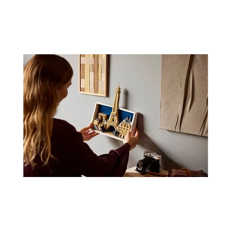 LEGO Architecture Paris City of Love 958 Pieces