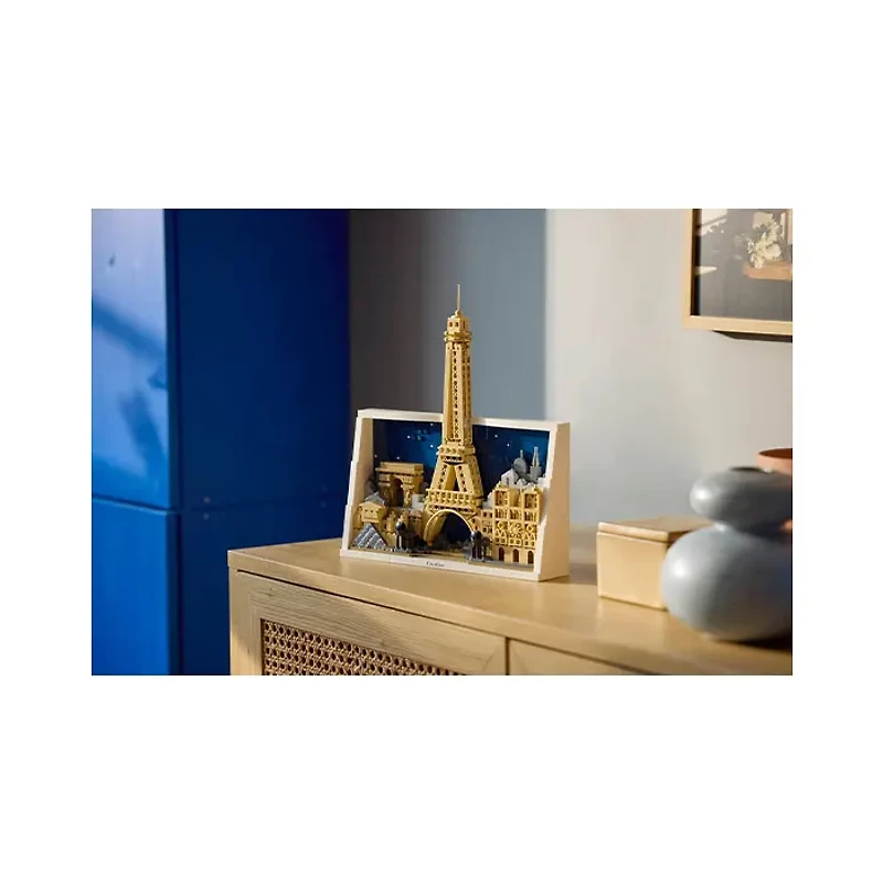 LEGO Architecture Paris City of Love 958 Pieces