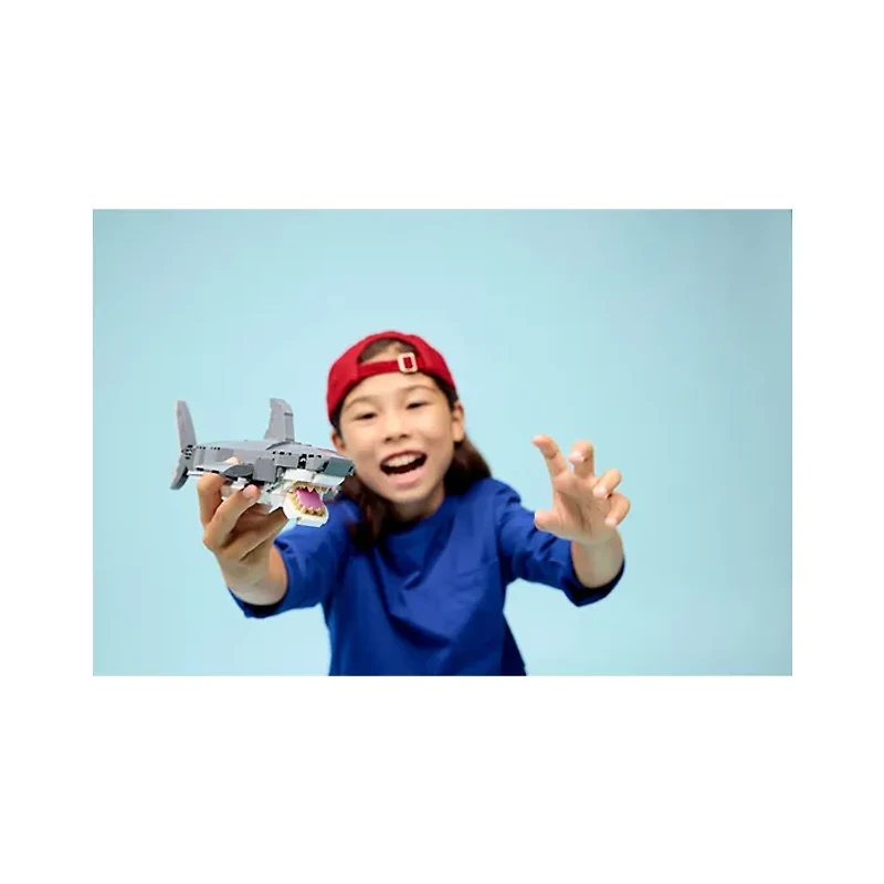 LEGO Creator 3-in-1 Fierce Shark with a Treasure Chest 379 Pieces