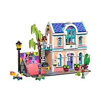LEGO Friends Liann’s Family House 949 Pieces