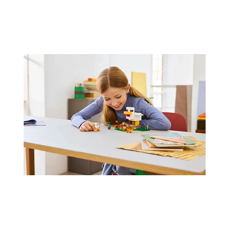 LEGO Minecraft Chicken Farm 233 Pieces