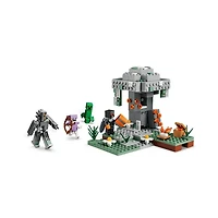 LEGO Minecraft The Pale Garden 243 Pieces