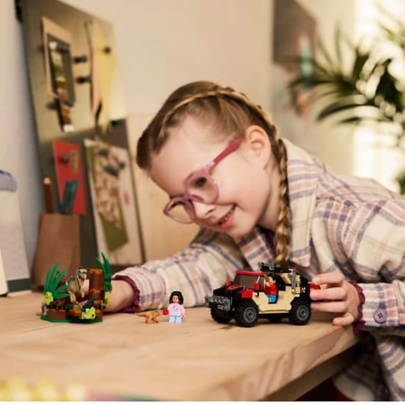 LEGO Jurassic World™ Raptor Off-Road Escape 285 Pieces