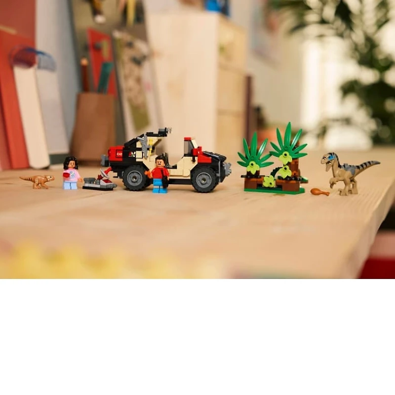 LEGO Jurassic World™ Raptor Off-Road Escape 285 Pieces