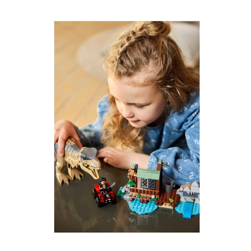 LEGO  Jurassic World T. rex River Escape 199 Pieces