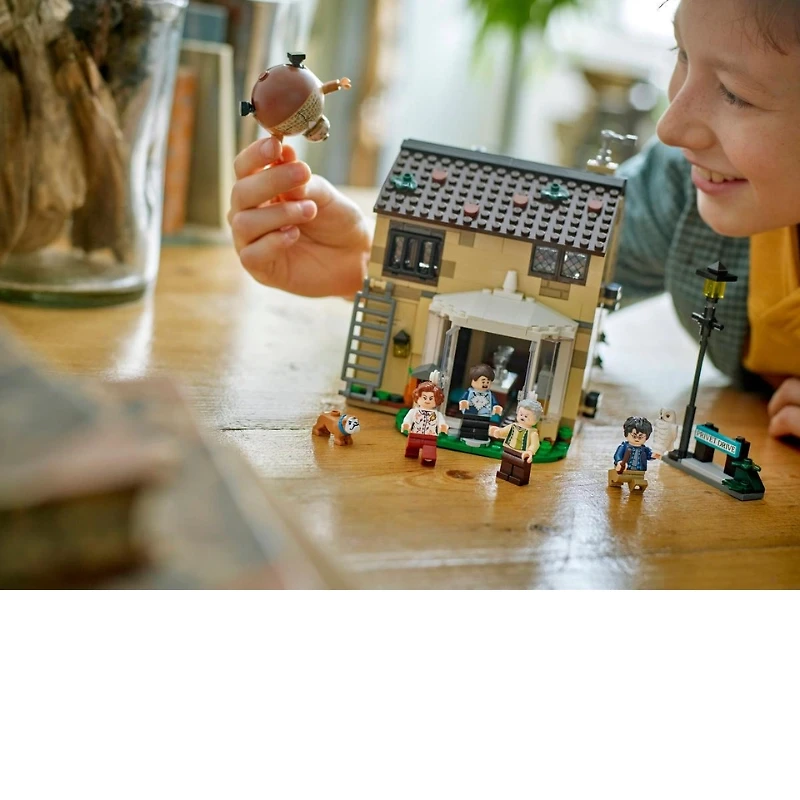 LEGO Harry Potter™ Privet Drive: Aunt Marge’s Visit 639 Pieces