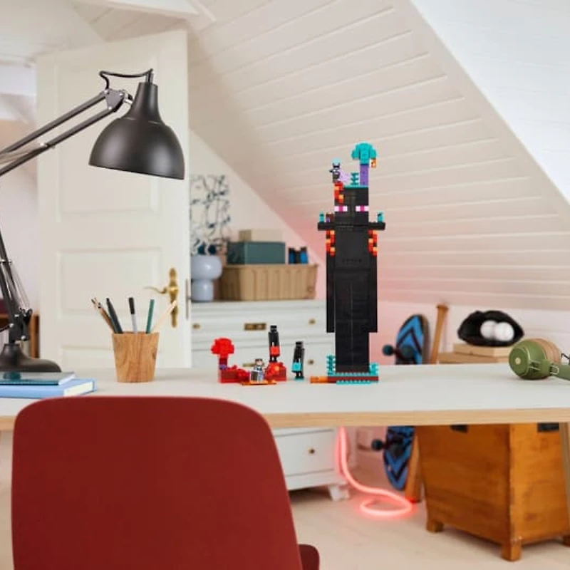 LEGO Minecraft® The Enderman Tower 867 Pieces