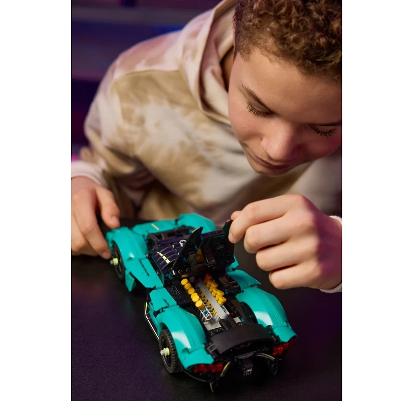 LEGO Technic™ Aston Martin Valkyrie 707 Pieces