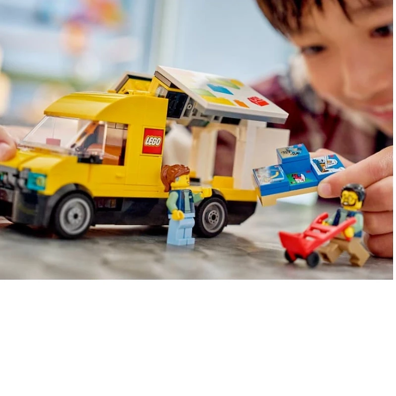 LEGO City The LEGO® Van 276 Pieces