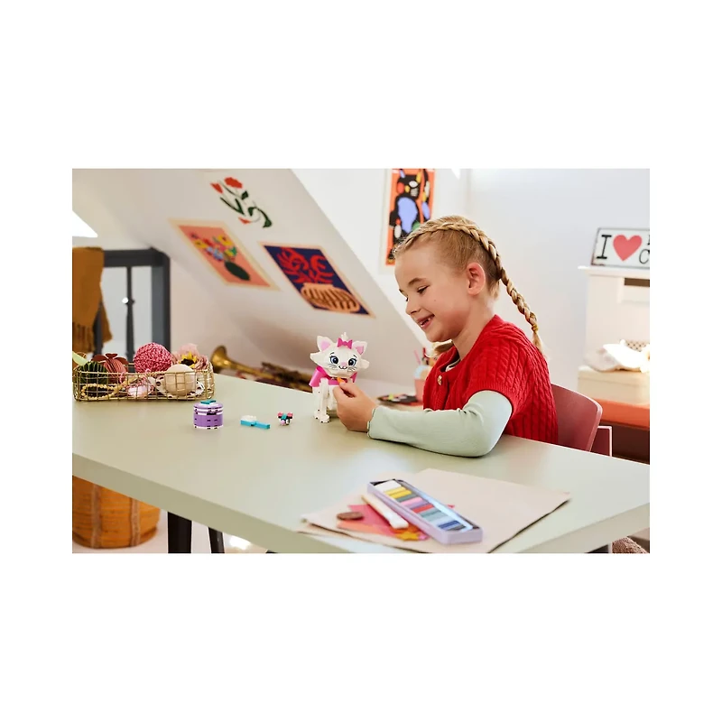 LEGO Disney The Aristocats Adorable Marie 369 Pieces